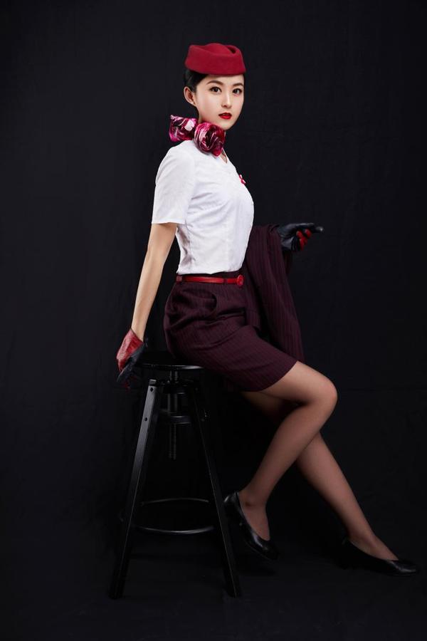 优秀学子 | 梦想的翅膀,带我飞向远方——上海航空乘务员杨琳专访